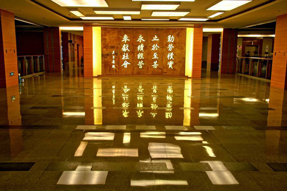 采用向日葵视频免费防火板装修的厦门长庚医院大厅